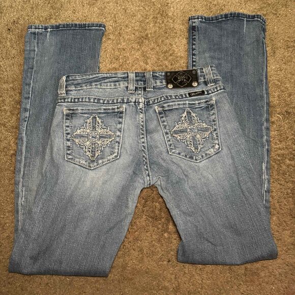 Size 29 Lowrise Miss Me Lightwash Bootcut Jeans - Picture 3 of 3